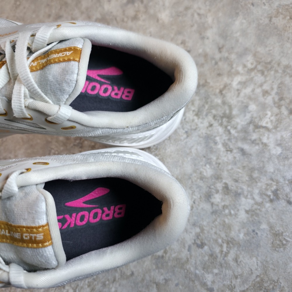 Brooks Adrenaline GTS 23 Womens 8 White Gray Running Shoes Sneakers *Barely Worn - Picture 8 of 9